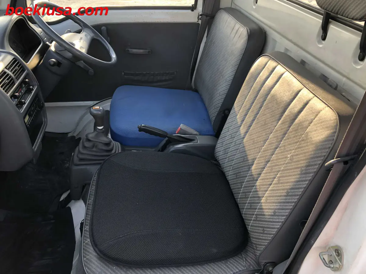 1990 Subaru Sambar 4x4, a white Kei Truck, for sale at Boeki USA in Paterson, NJ (photo 10 of 20)