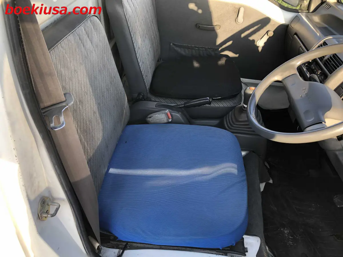1990 Subaru Sambar 4x4, a white Kei Truck, for sale at Boeki USA in Paterson, NJ (photo 13 of 20)