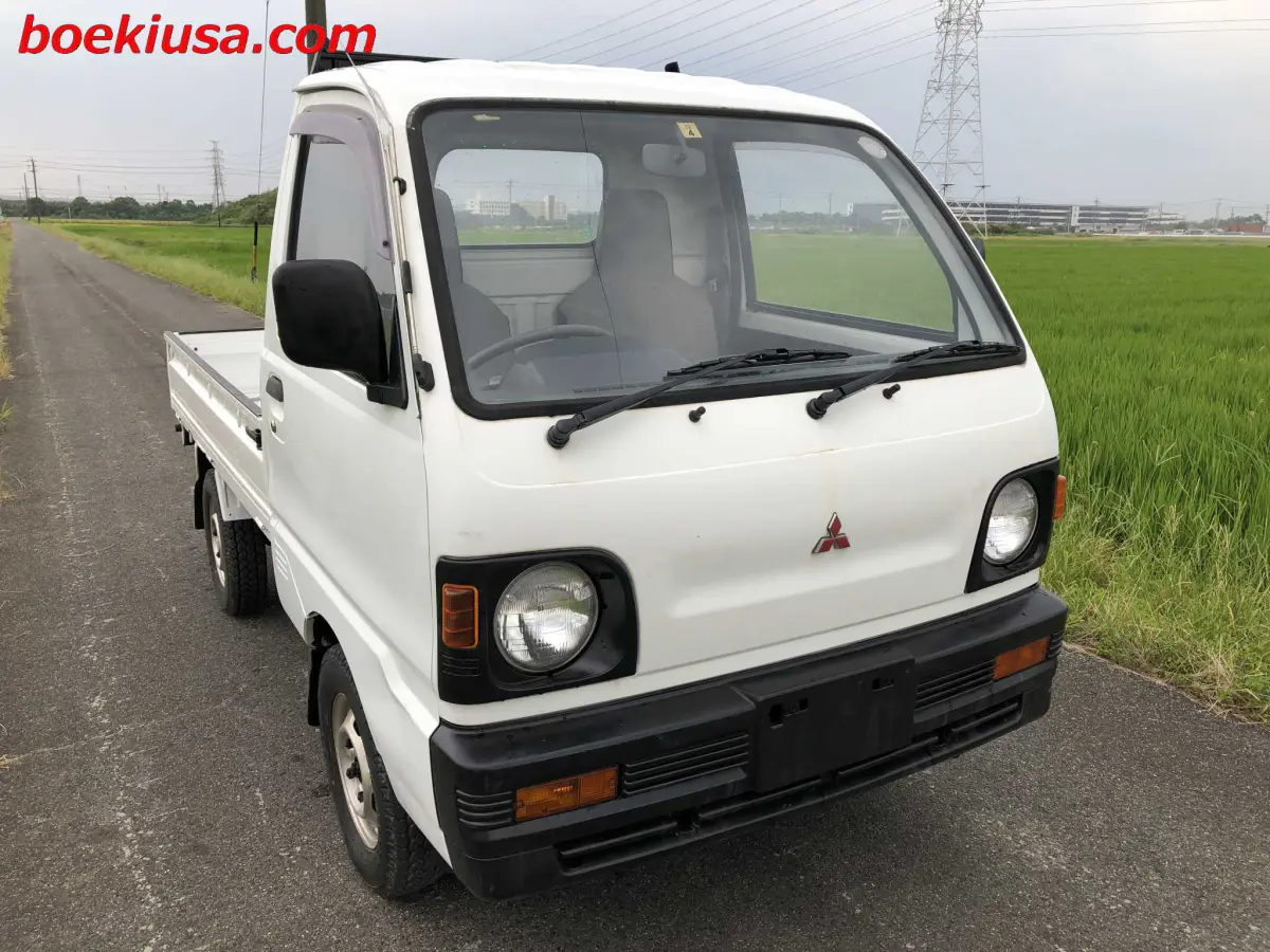 1991 Mitsubishi Minicab 4x4, a white Kei Truck, for sale at Boeki USA in Paterson, NJ (photo 1 of 20)