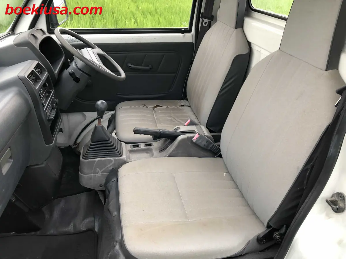 1991 Mitsubishi Minicab 4x4, a white Kei Truck, for sale at Boeki USA in Paterson, NJ (photo 10 of 20)