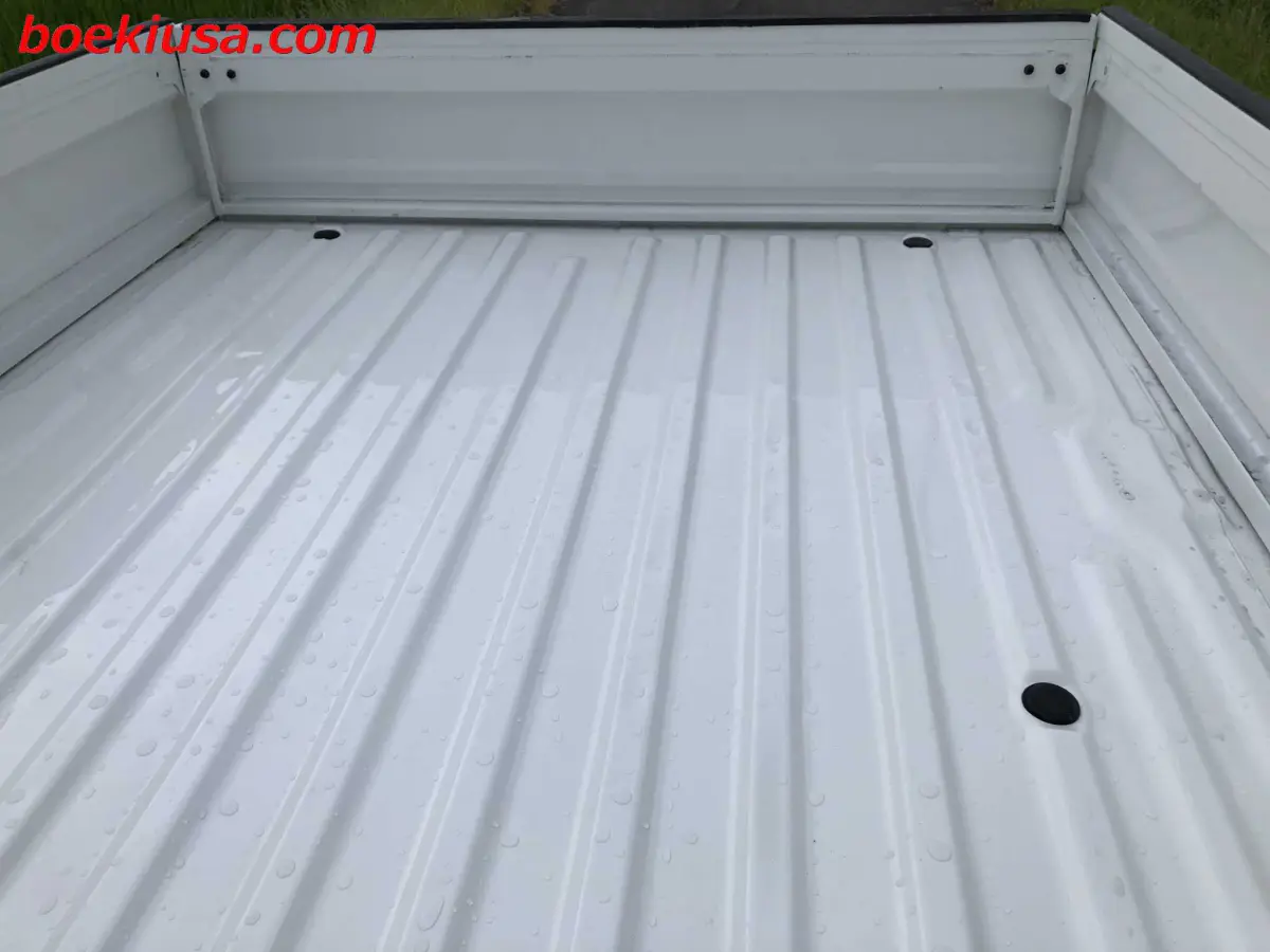 1991 Mitsubishi Minicab 4x4, a white Kei Truck, for sale at Boeki USA in Paterson, NJ (photo 7 of 20)