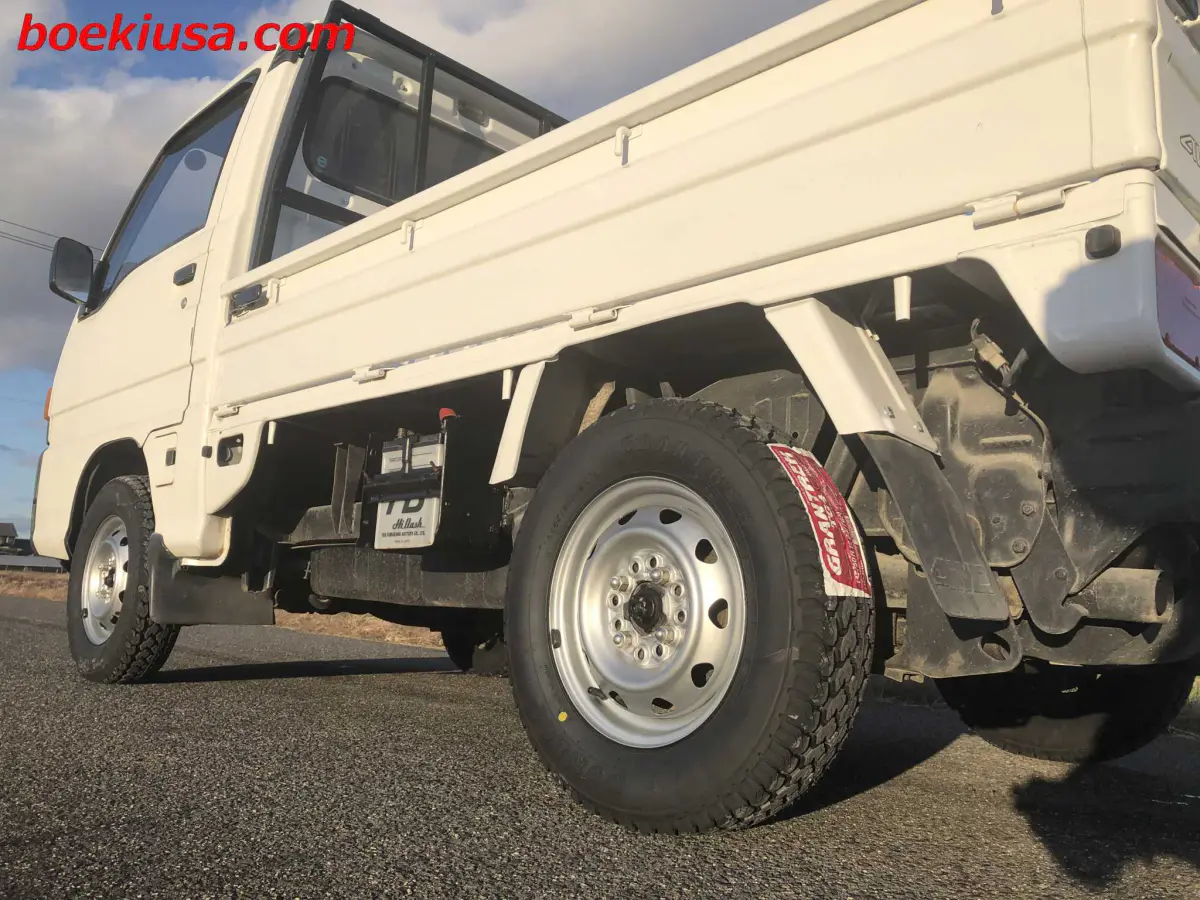 1991 Subaru Sambar 4x4, a white Kei Truck, for sale at Boeki USA in Paterson, NJ (photo 5 of 20)