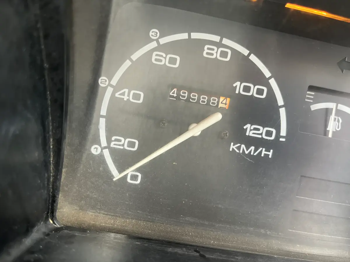 1991 Suzuki Carry, 4WD, a Kei Truck, for sale at Sunshine Imports in Austin, TX (photo 9 of 13)