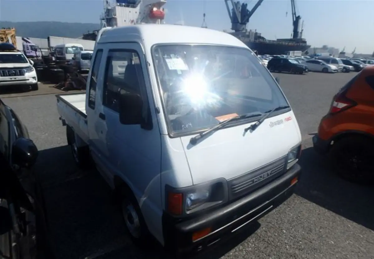 1992 Daihatsu Hijet Jumbo 4WD, a Kei Truck, for sale at Street Legal Mini Trucks in Philadelphia, PA (photo 11 of 20)