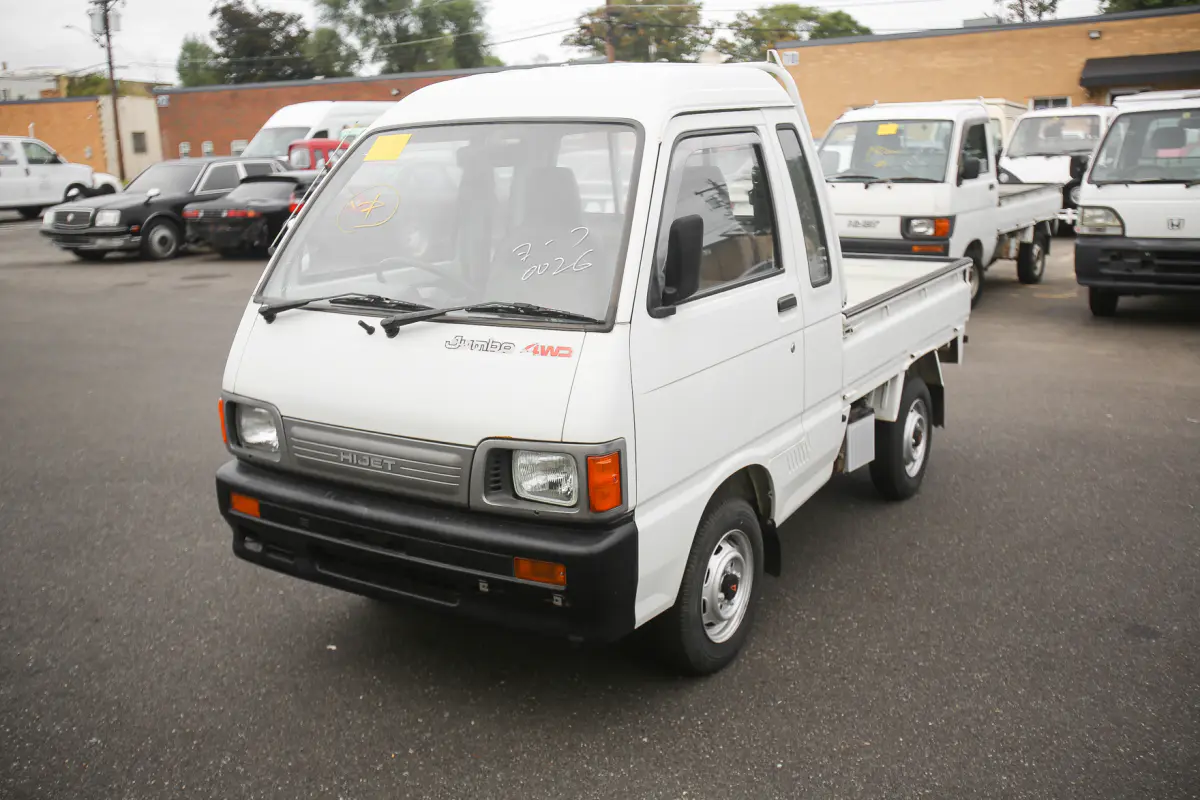 1992 Daihatsu Hijet Jumbo 4WD, a Kei Truck, for sale at Street Legal Mini Trucks in Philadelphia, PA (photo 2 of 20)