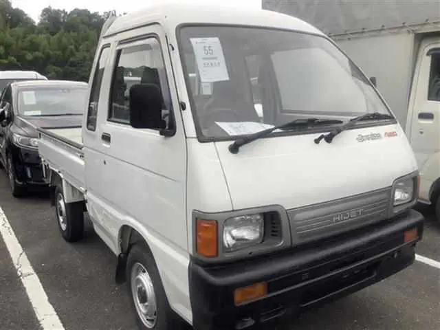 1992 Daihatsu Hijet Jumbo 4WD, a Kei Truck, for sale at Street Legal Mini Trucks in Philadelphia, PA (photo 7 of 20)