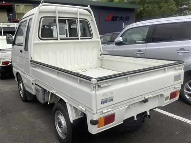 1992 Daihatsu Hijet Jumbo 4WD, a Kei Truck, for sale at Street Legal Mini Trucks in Philadelphia, PA (photo 8 of 20)