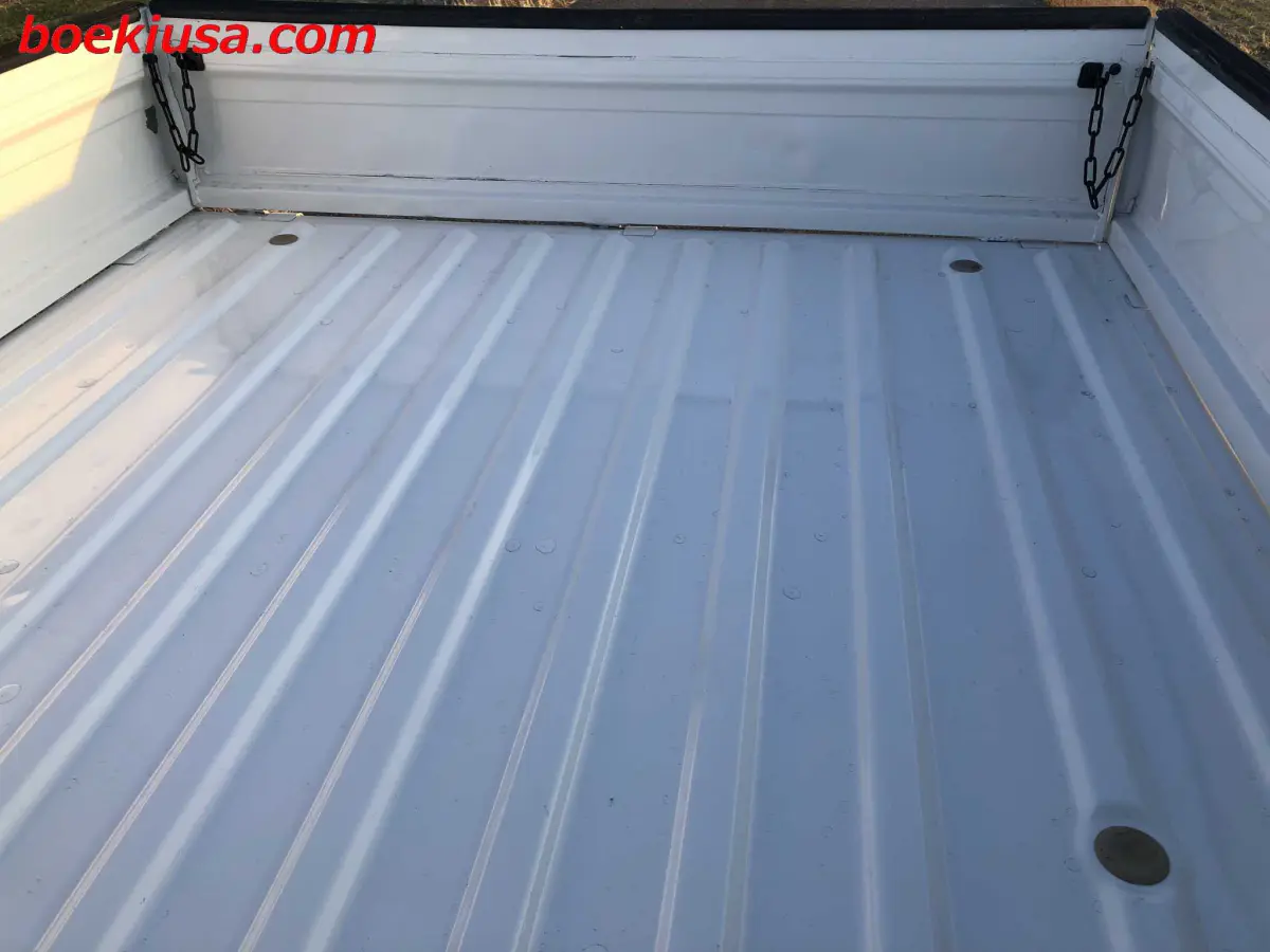 1992 Daihatsu Hijet Jumbo 4x4, a white Kei Truck, for sale at Boeki USA in Paterson, NJ (photo 7 of 20)