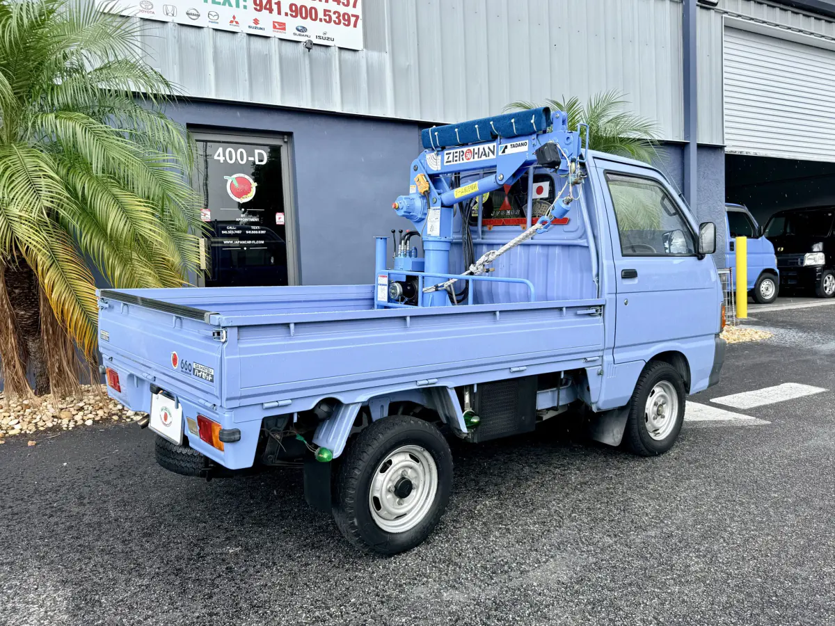 1992 Daihatsu HiJet Kei Truck with Crane, for sale at Japan Car FL in Oldsmar, FL (photo 10 of 19)