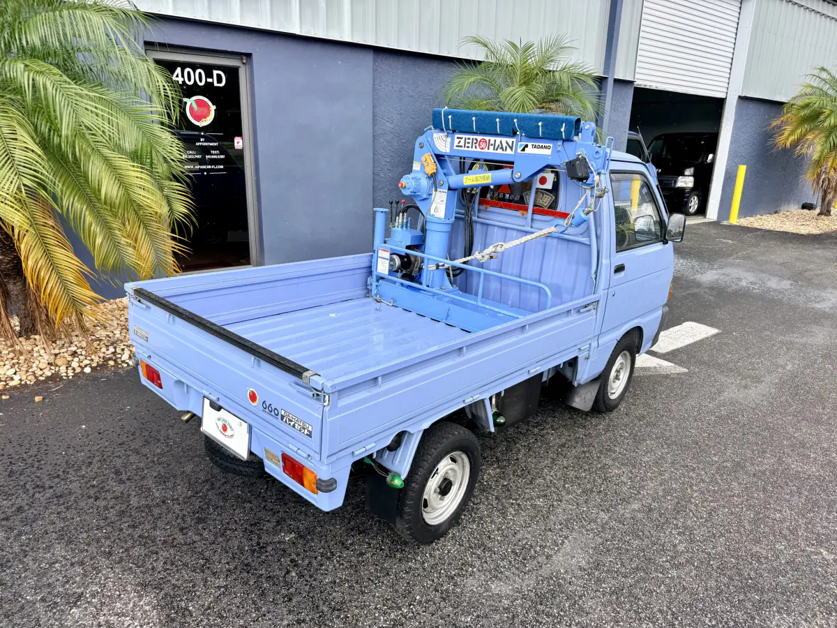 1992 Daihatsu HiJet Kei Truck with Crane, for sale at Japan Car FL in Oldsmar, FL (photo 11 of 19)