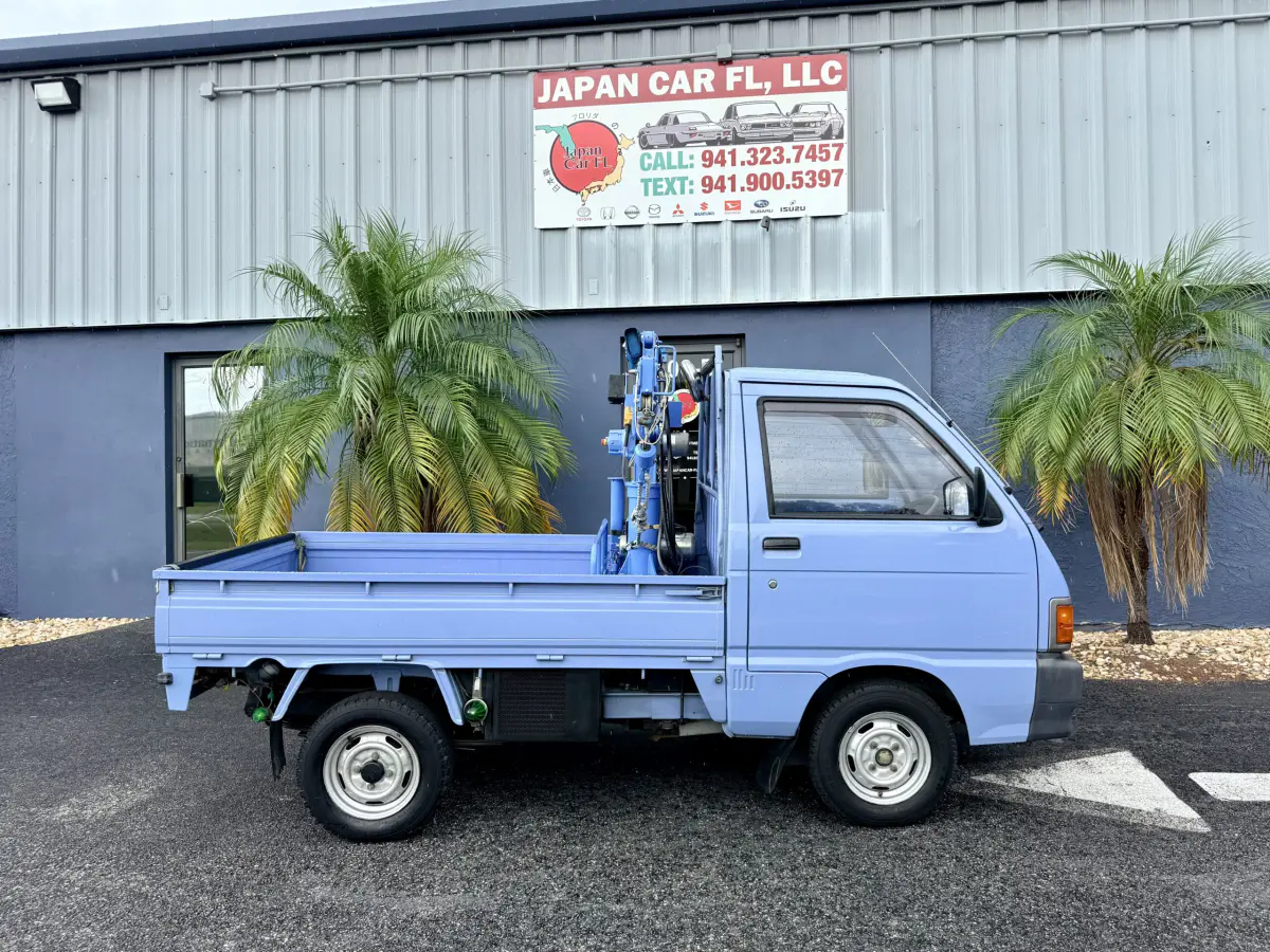 1992 Daihatsu HiJet Kei Truck with Crane, for sale at Japan Car FL in Oldsmar, FL (photo 12 of 19)
