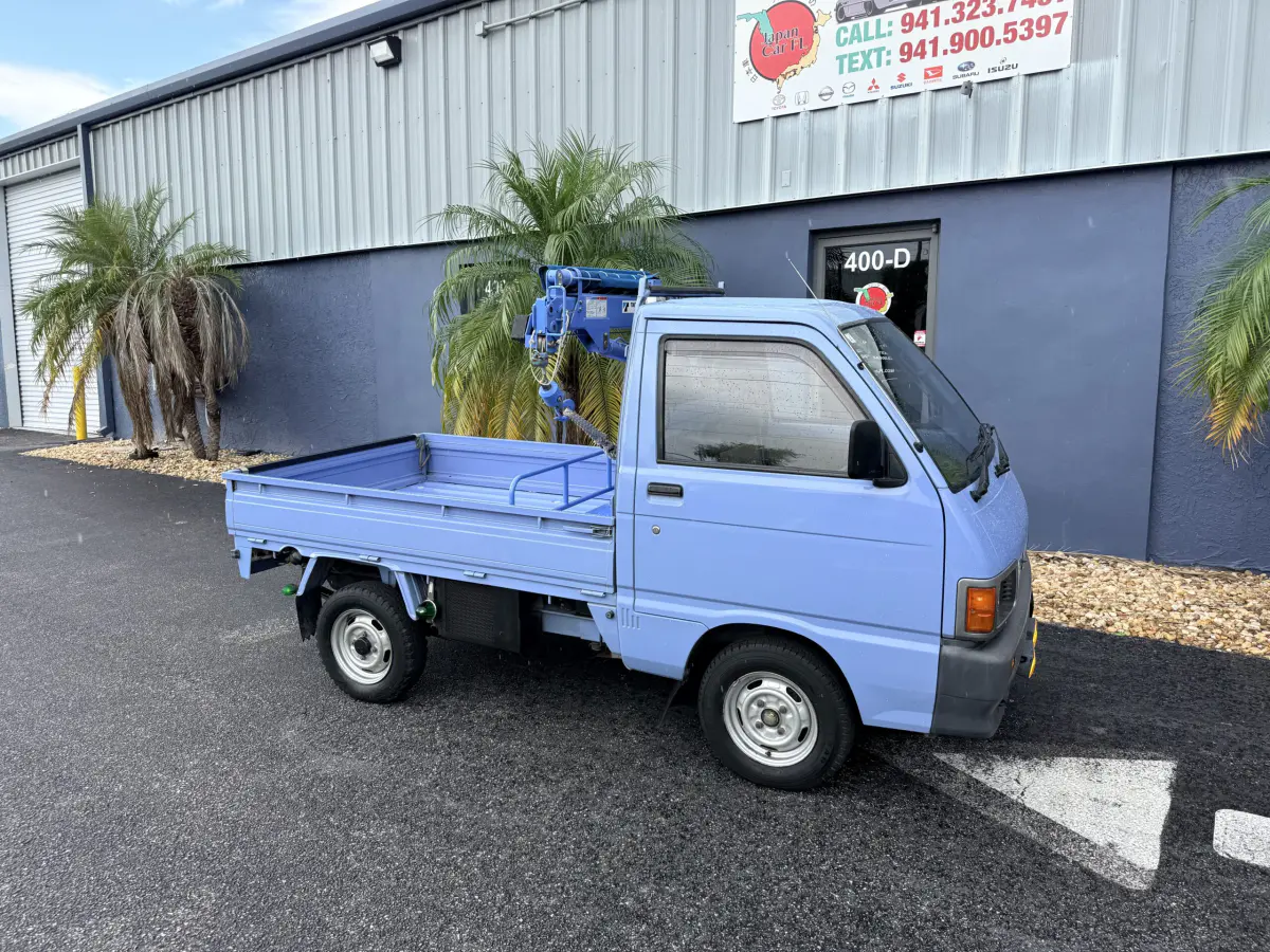 1992 Daihatsu HiJet Kei Truck with Crane, for sale at Japan Car FL in Oldsmar, FL (photo 13 of 19)