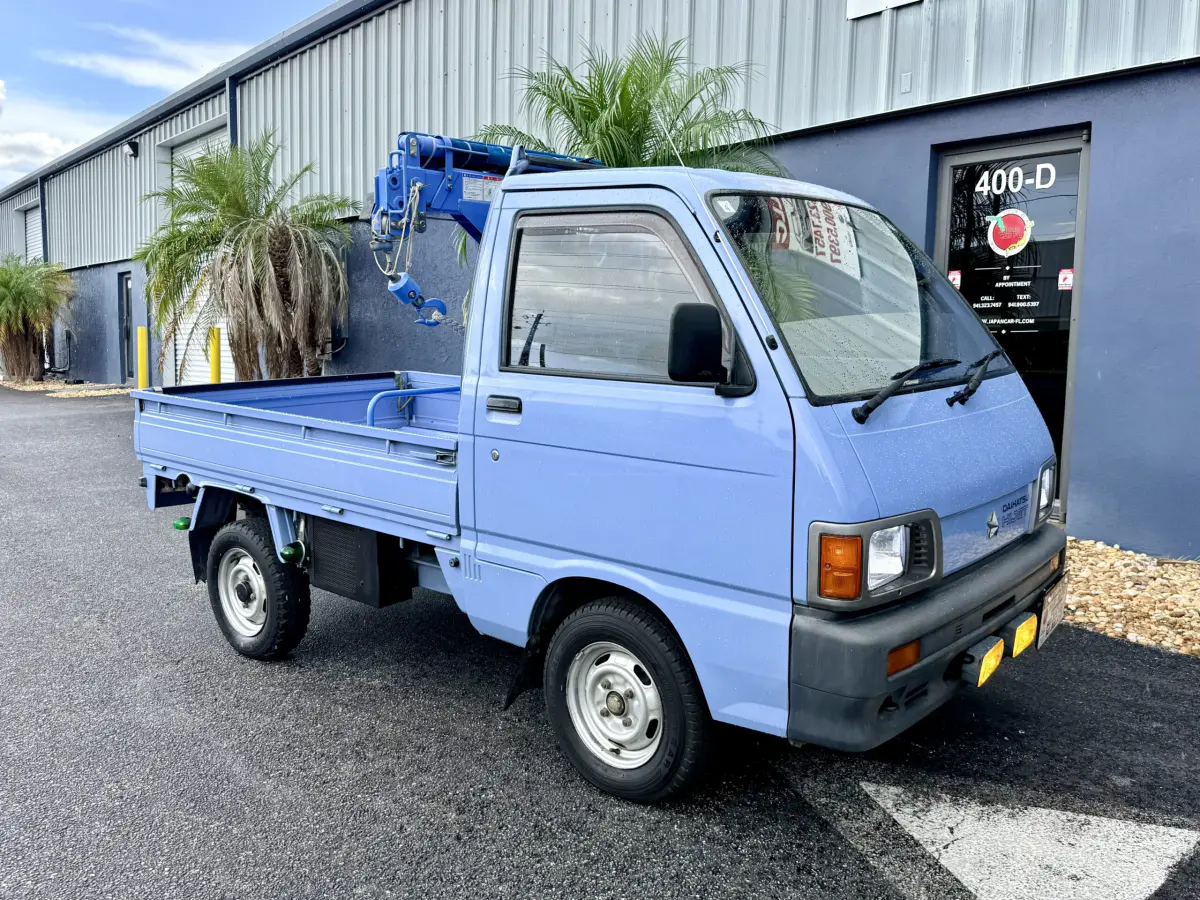 1992 Daihatsu HiJet Kei Truck with Crane, for sale at Japan Car FL in Oldsmar, FL (photo 14 of 19)