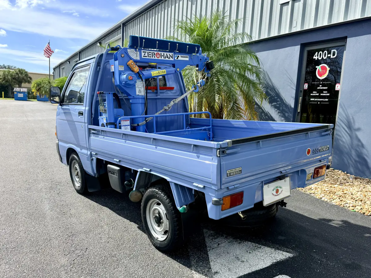 1992 Daihatsu HiJet Kei Truck with Crane, for sale at Japan Car FL in Oldsmar, FL (photo 7 of 19)