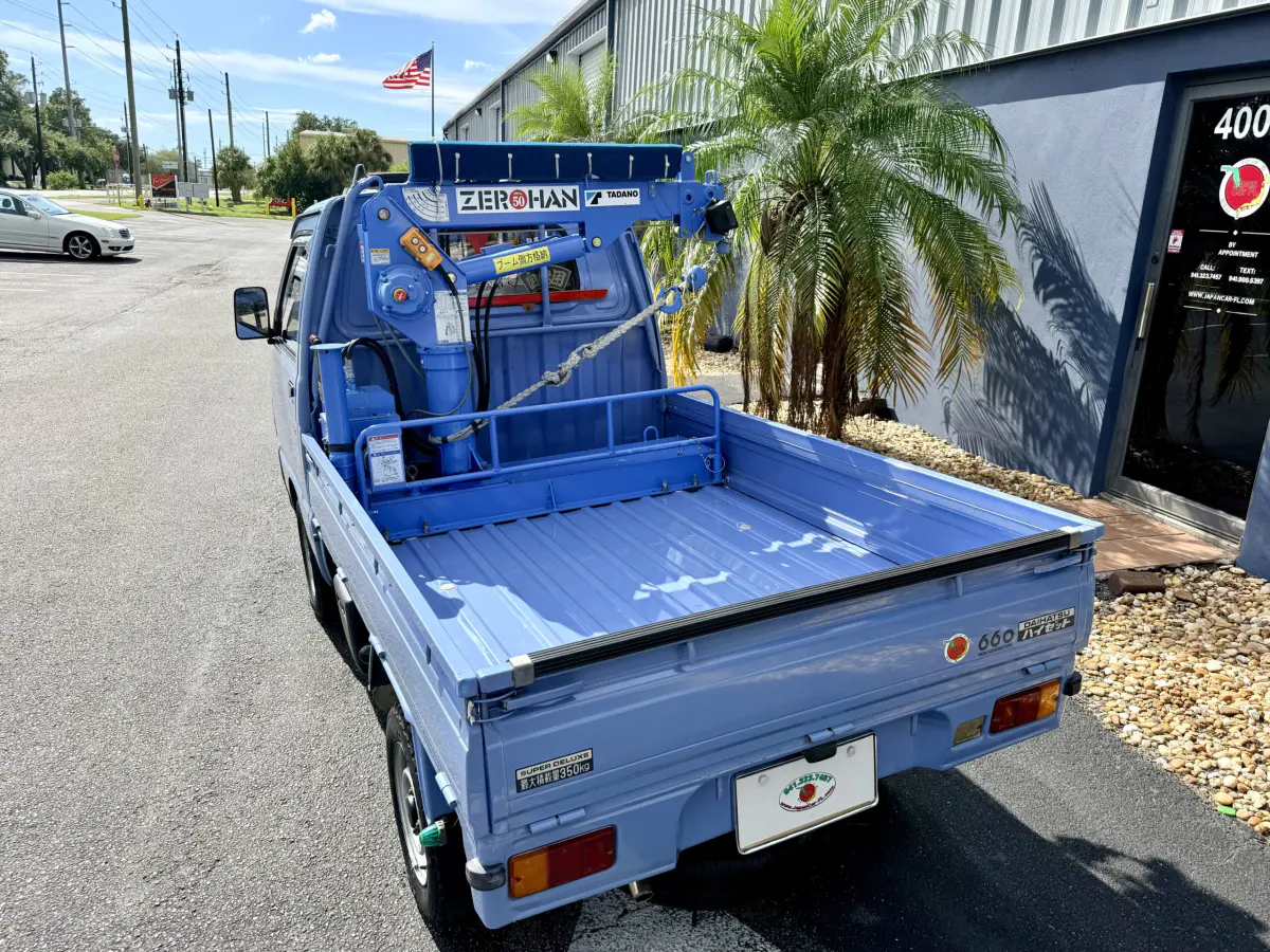 1992 Daihatsu HiJet Kei Truck with Crane, for sale at Japan Car FL in Oldsmar, FL (photo 8 of 19)