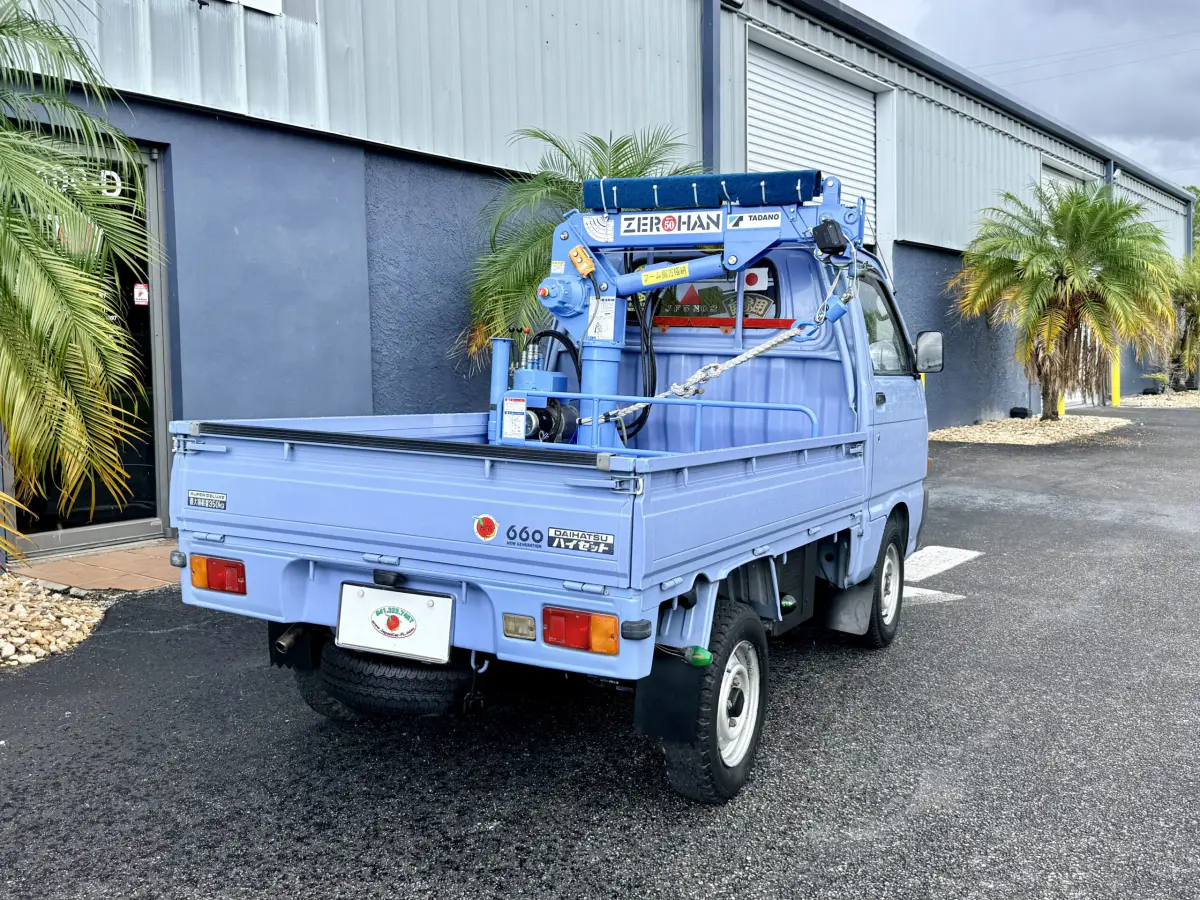 1992 Daihatsu HiJet Kei Truck with Crane, for sale at Japan Car FL in Oldsmar, FL (photo 9 of 19)