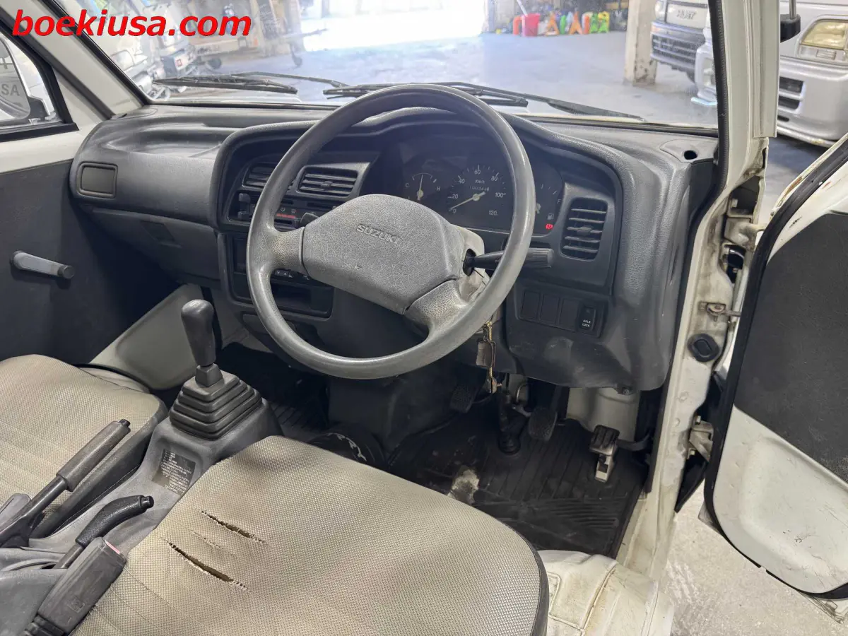 1992 Suzuki Carry 4x4, a white Kei Truck, for sale at Boeki USA in Paterson, NJ (photo 13 of 20)