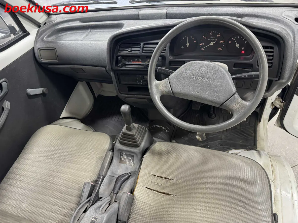1992 Suzuki Carry 4x4, a white Kei Truck, for sale at Boeki USA in Paterson, NJ (photo 15 of 20)