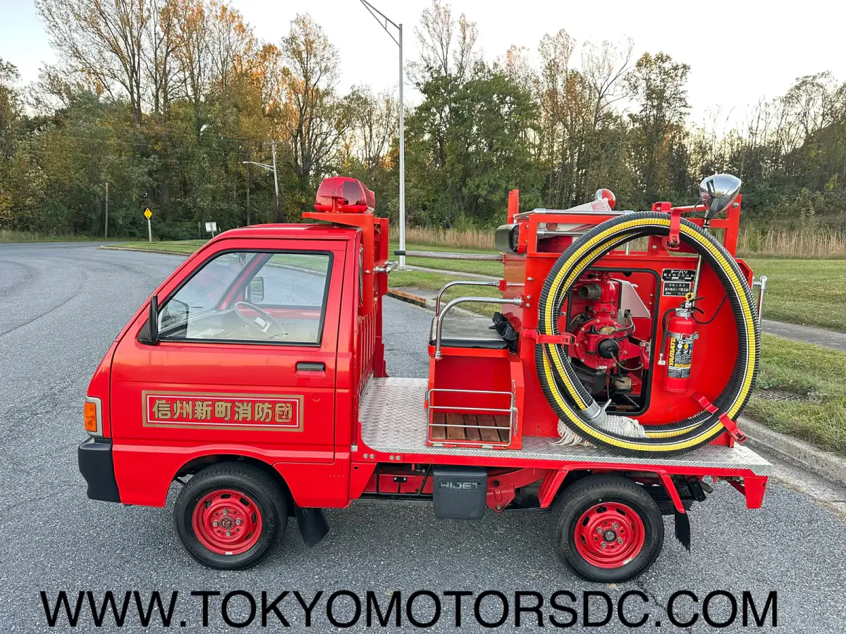 1993 Daihatsu Hijet Fire Truck 4WD, a Kei Truck, for sale at Tokyo Motors DC in Boyds, MD (photo 10 of 20)
