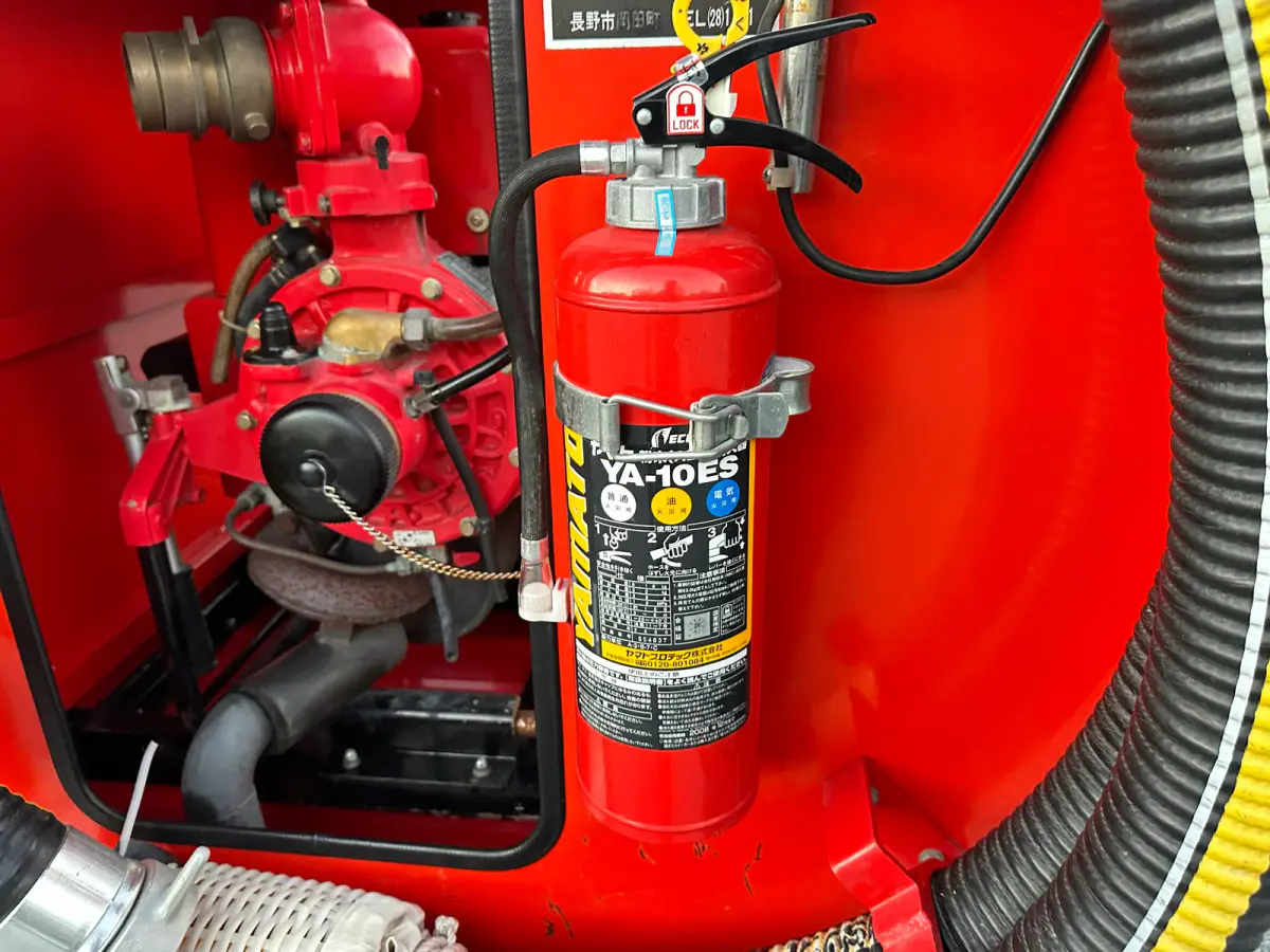 1993 Daihatsu Hijet Fire Truck 4WD, a Kei Truck, for sale at Tokyo Motors DC in Boyds, MD (photo 19 of 20)