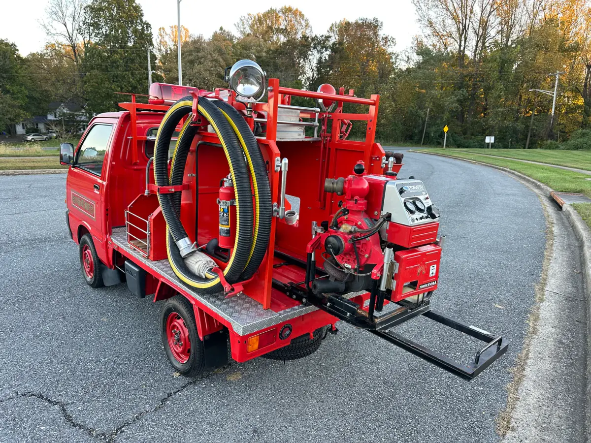 1993 Daihatsu Hijet Fire Truck 4WD, a Kei Truck, for sale at Tokyo Motors DC in Boyds, MD (photo 7 of 20)