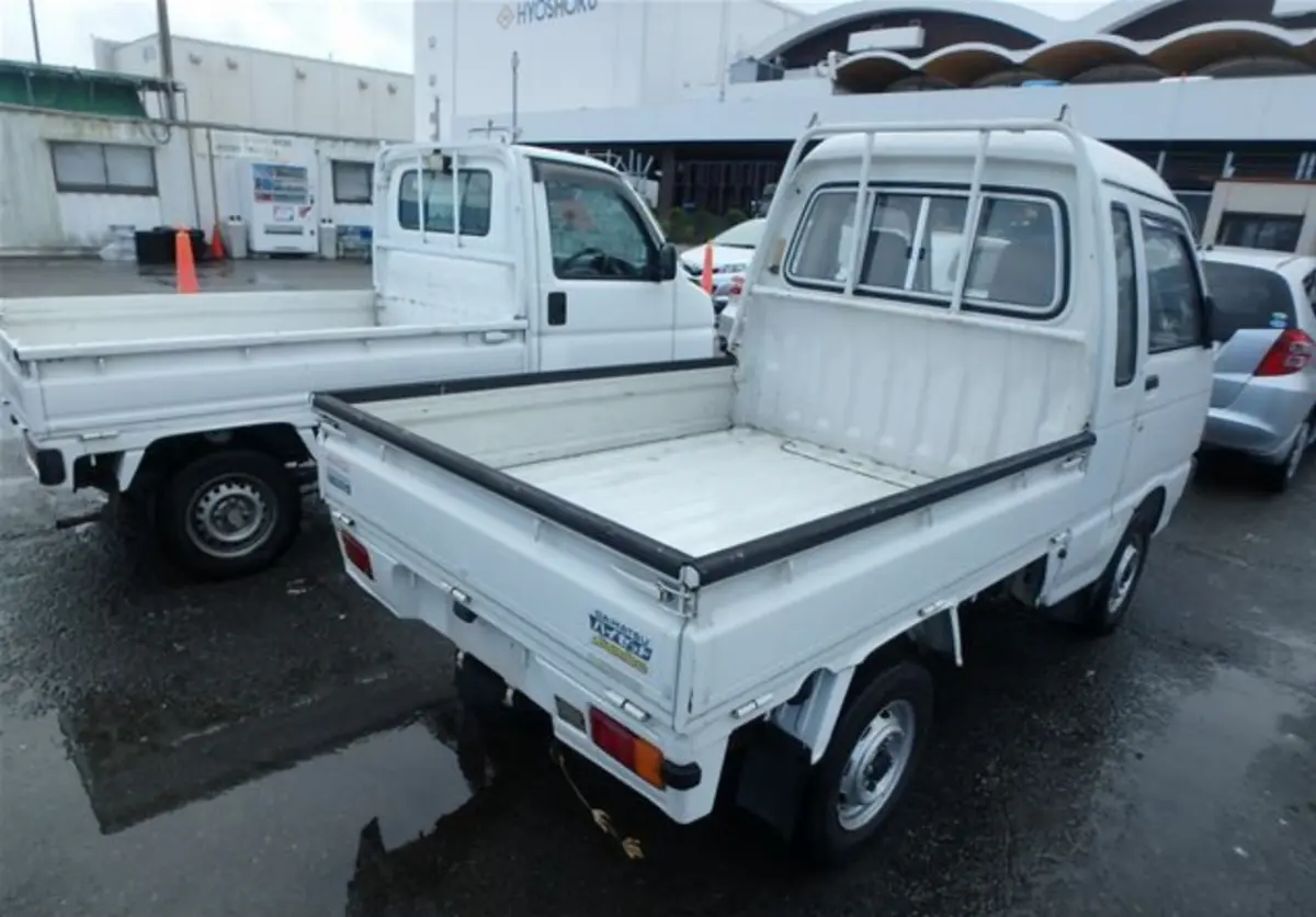 1993 Daihatsu Hijet Jumbo 4WD, a Kei Truck, for sale at Street Legal Mini Trucks in Philadelphia, PA (photo 15 of 20)