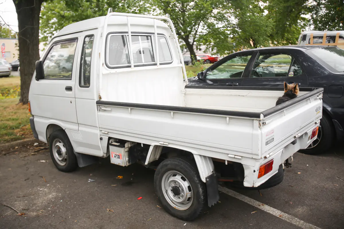 1993 Daihatsu Hijet Jumbo 4WD, a Kei Truck, for sale at Street Legal Mini Trucks in Philadelphia, PA (photo 4 of 20)