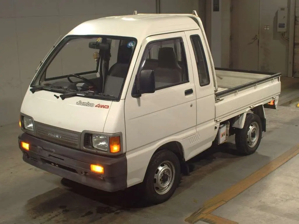 1993 Daihatsu Hijet Jumbo 4WD, a Kei Truck, for sale at Street Legal Mini Trucks in Philadelphia, PA (photo 7 of 20)