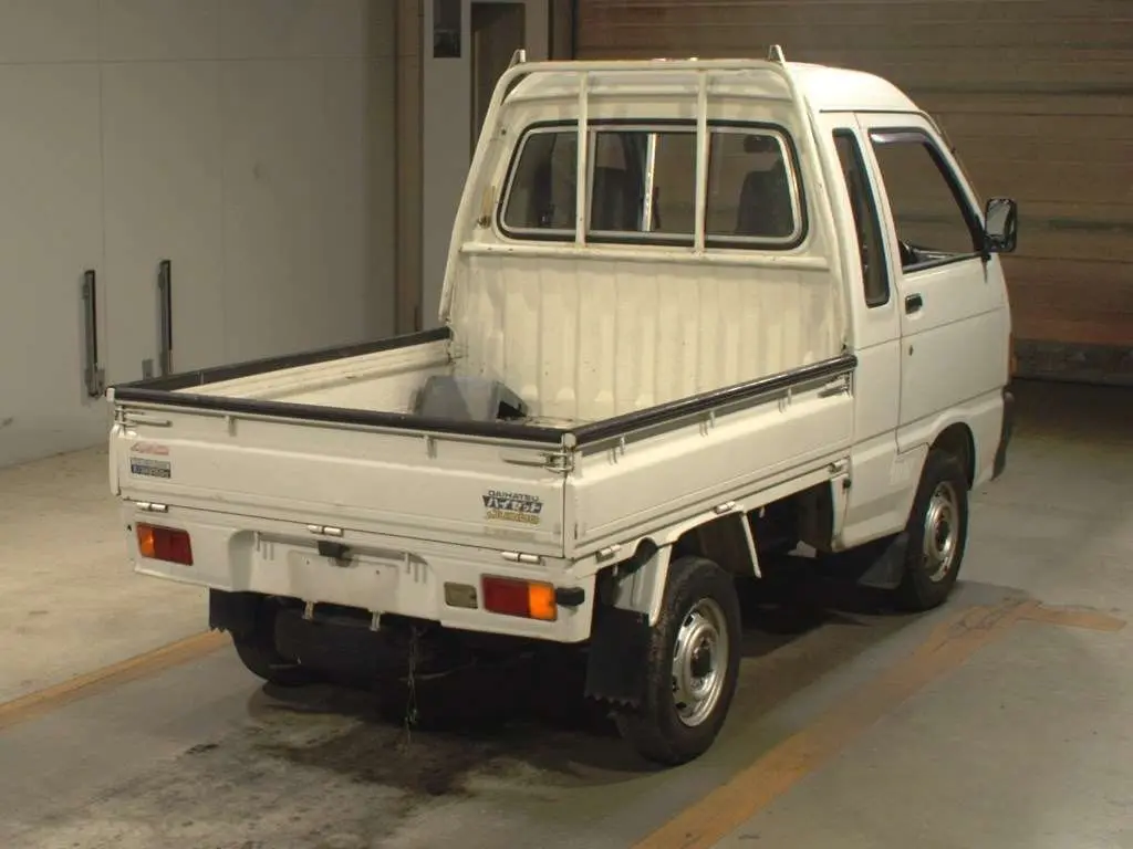 1993 Daihatsu Hijet Jumbo 4WD, a Kei Truck, for sale at Street Legal Mini Trucks in Philadelphia, PA (photo 8 of 20)