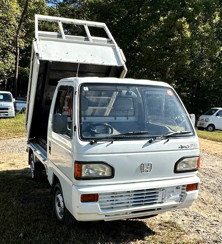 1993 Honda Acty Dump 4WD, a white Kei Truck, for sale at Mayberry Mini Trucks in Mount Airy, NC (photo 8 of 18)