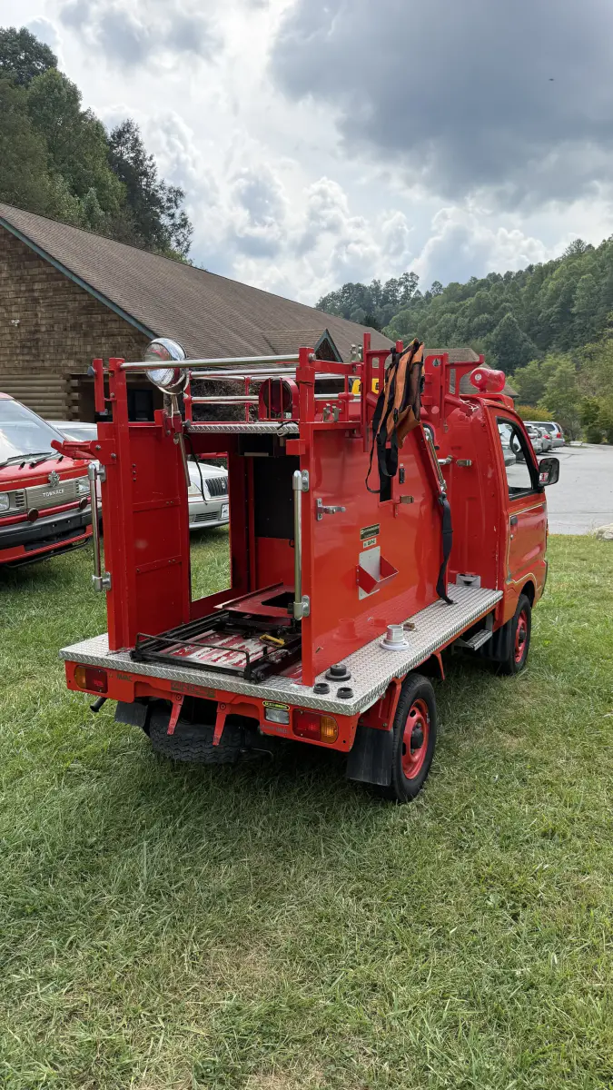 1993 Mitsubishi Minicab Fire Truck, a red Kei Truck, for sale at Mars Mini Trucks in Mars Hill, NC (photo 4 of 15)