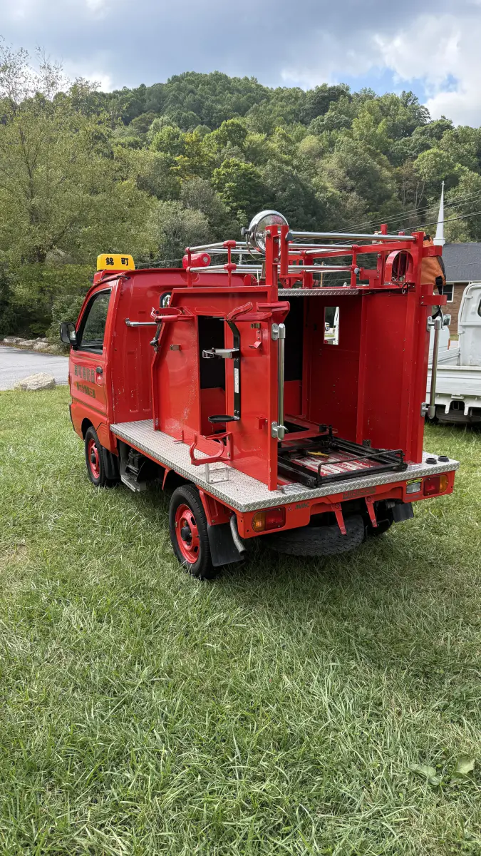 1993 Mitsubishi Minicab Fire Truck, a red Kei Truck, for sale at Mars Mini Trucks in Mars Hill, NC (photo 5 of 15)