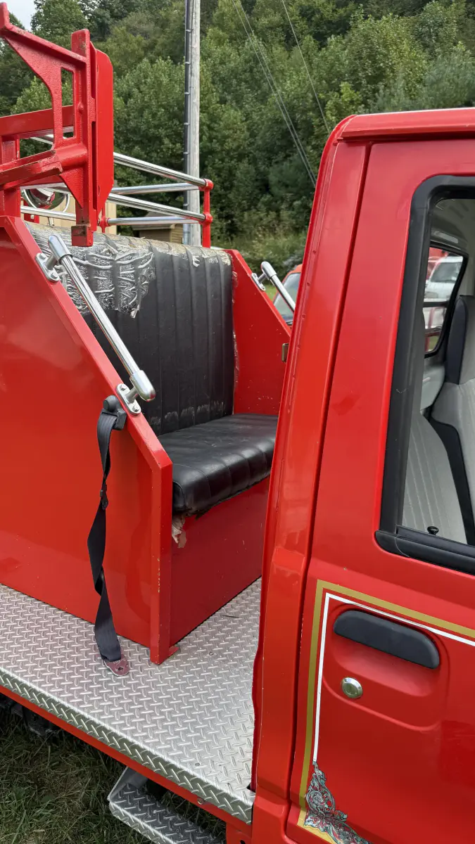 1993 Mitsubishi Minicab Fire Truck, a red Kei Truck, for sale at Mars Mini Trucks in Mars Hill, NC (photo 8 of 15)
