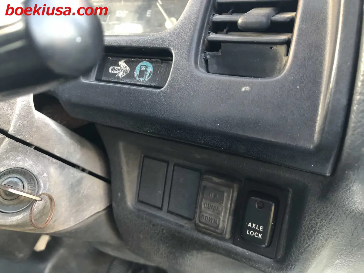 1993 Suzuki Carry Dump 4x4, a white Kei Truck, for sale at Boeki USA in Paterson, NJ (photo 14 of 20)
