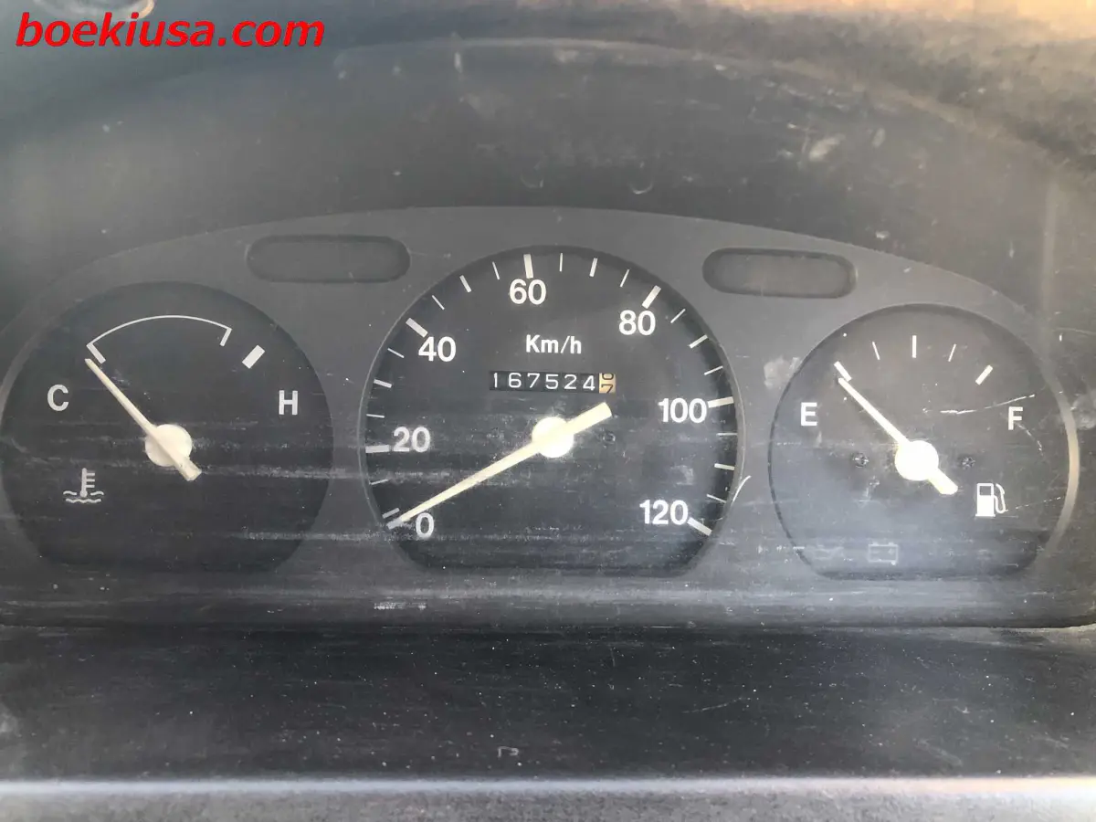 1993 Suzuki Carry Dump 4x4, a white Kei Truck, for sale at Boeki USA in Paterson, NJ (photo 16 of 20)