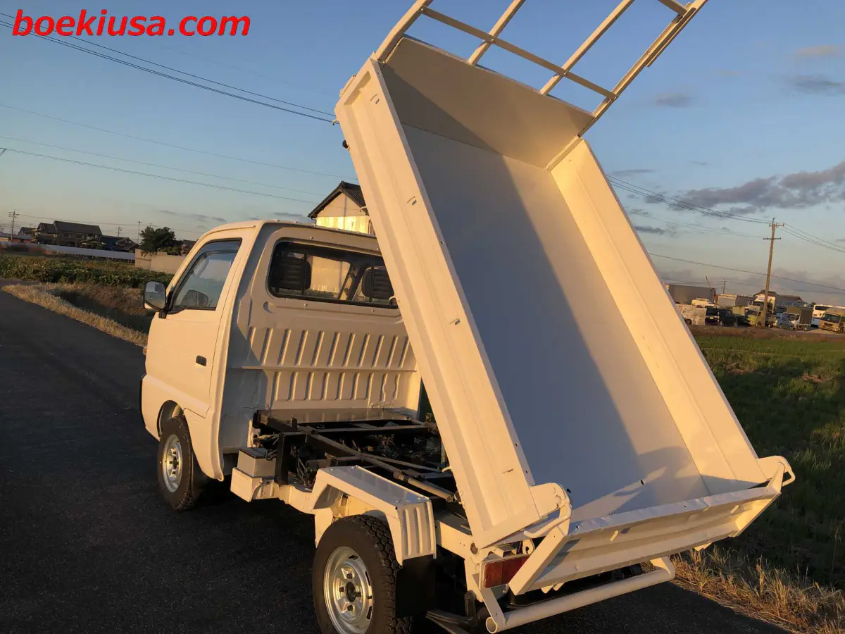 1993 Suzuki Carry Dump 4x4, a white Kei Truck, for sale at Boeki USA in Paterson, NJ (photo 3 of 20)