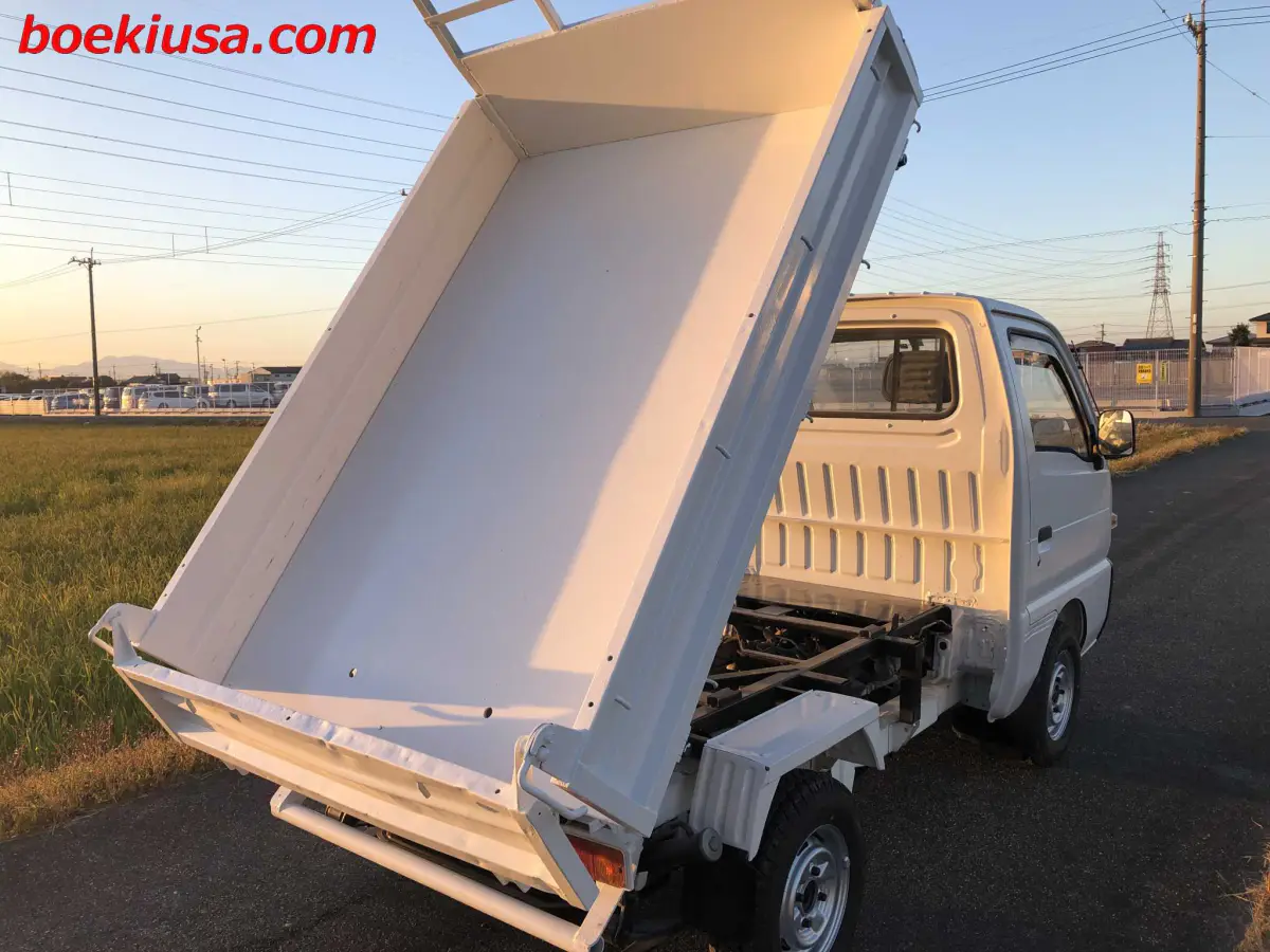 1993 Suzuki Carry Dump 4x4, a white Kei Truck, for sale at Boeki USA in Paterson, NJ (photo 4 of 20)