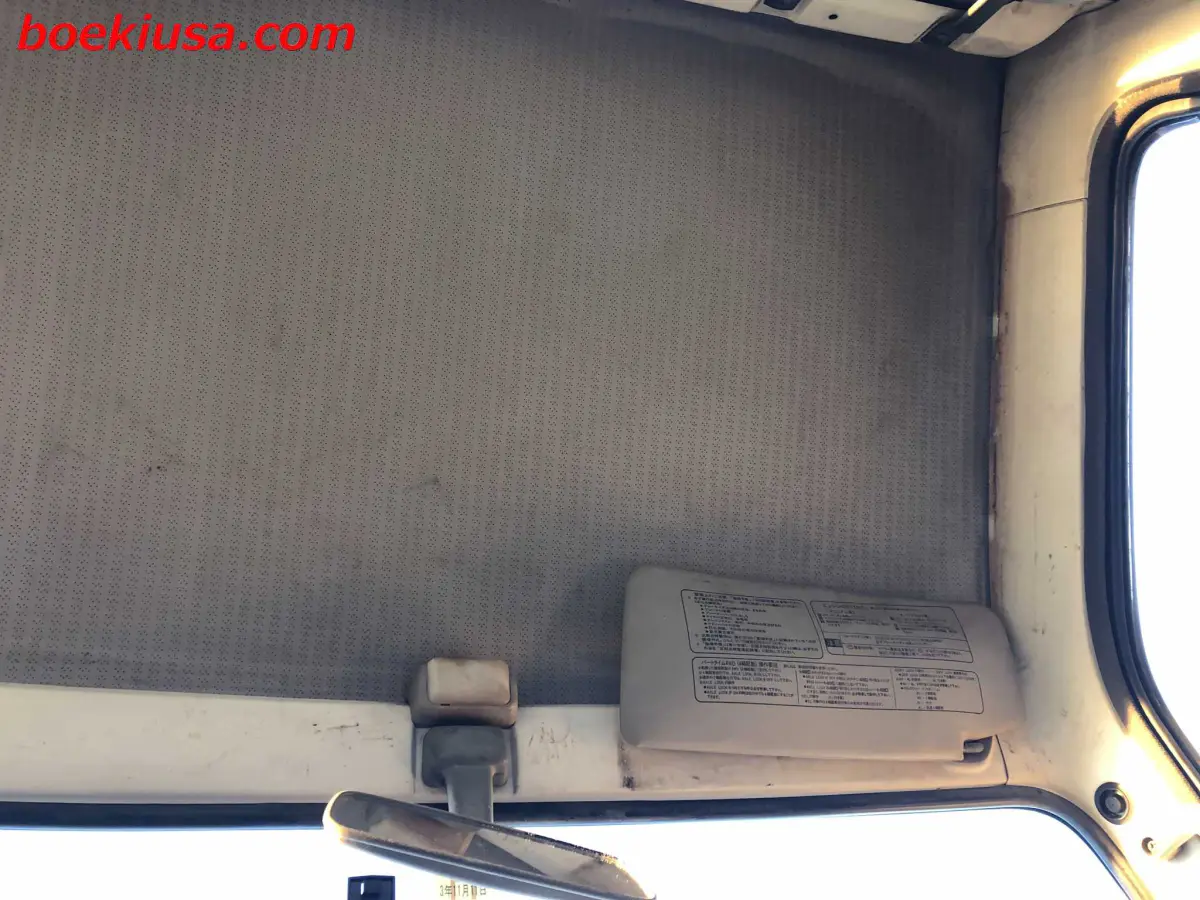 1993 Suzuki Carry Dump 4x4, a white Kei Truck, for sale at Boeki USA in Paterson, NJ (photo 9 of 20)