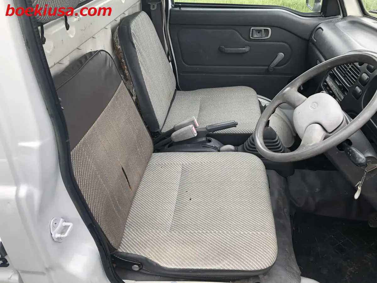1994 Daihatsu Hijet 4x4, a white Kei Truck, for sale at Boeki USA in Paterson, NJ (photo 14 of 20)