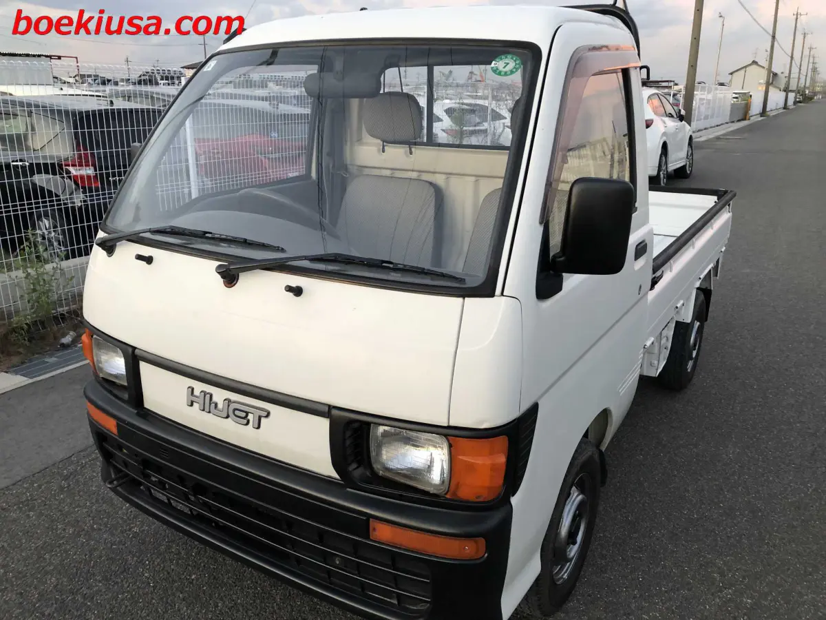 1994 Daihatsu Hijet 4x4, a white Kei Truck, for sale at Boeki USA in Paterson, NJ (photo 2 of 19)