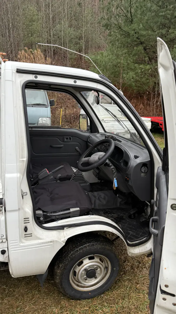 1994 Daihatsu Hijet "Climber" 4x4, a white Kei Truck, for sale at Mars Mini Trucks in Mars Hill, NC (photo 8 of 16)