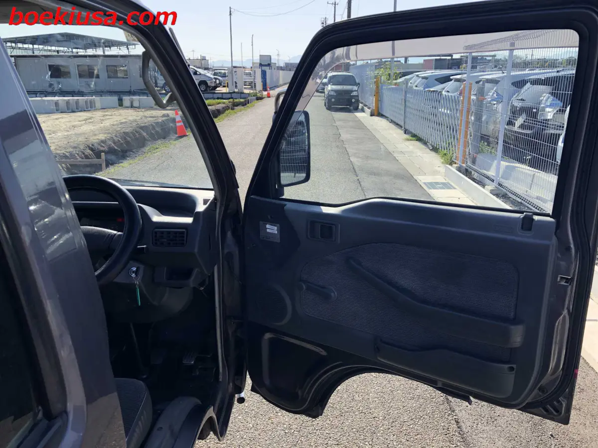 1994 Honda Street Van 4x4, a gun metallic Kei Van, for sale at Boeki USA in Paterson, NJ (photo 13 of 20)