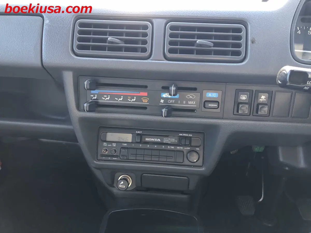 1994 Honda Street Van 4x4, a gun metallic Kei Van, for sale at Boeki USA in Paterson, NJ (photo 18 of 20)