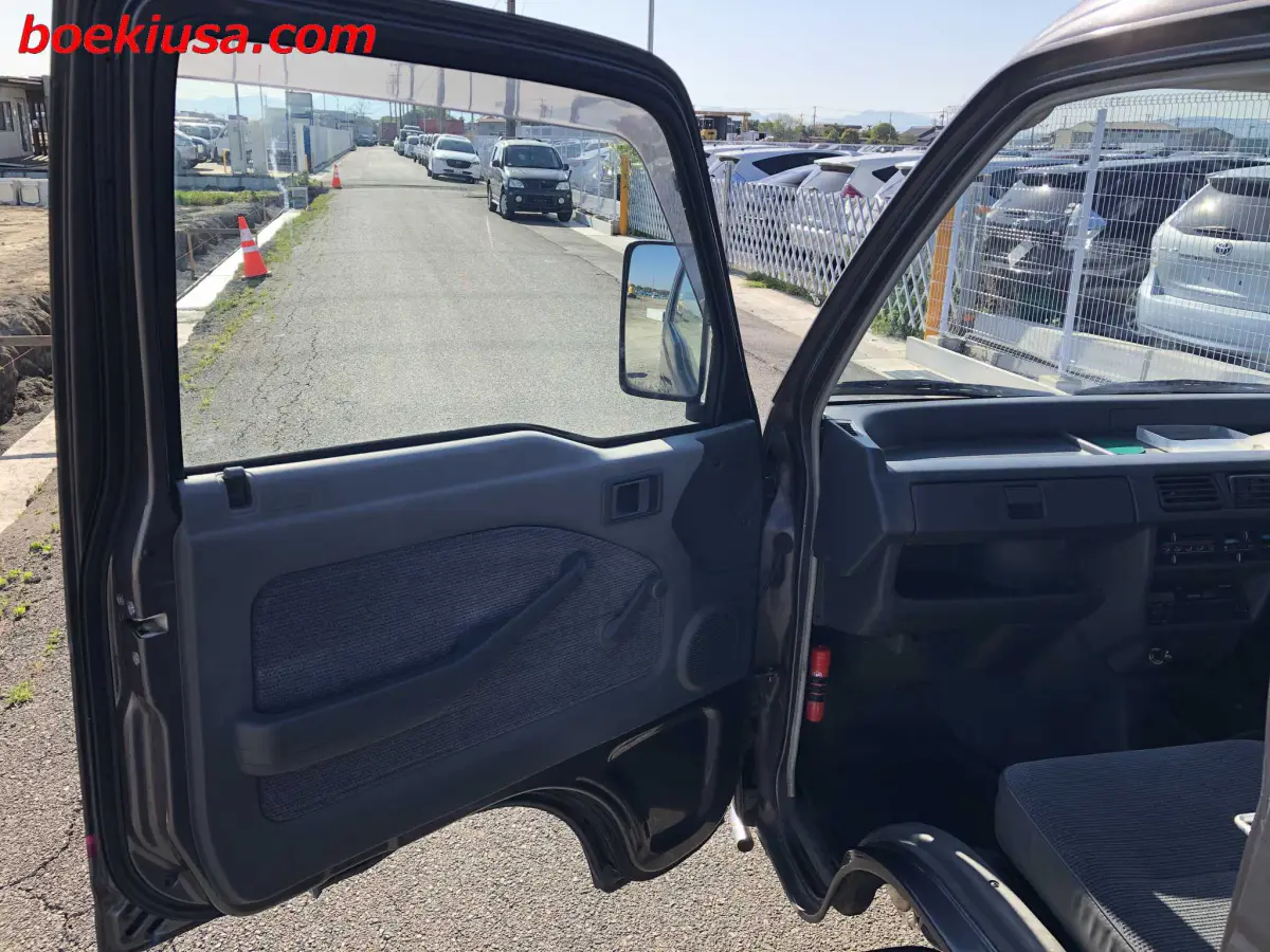 1994 Honda Street Van 4x4, a gun metallic Kei Van, for sale at Boeki USA in Paterson, NJ (photo 9 of 20)
