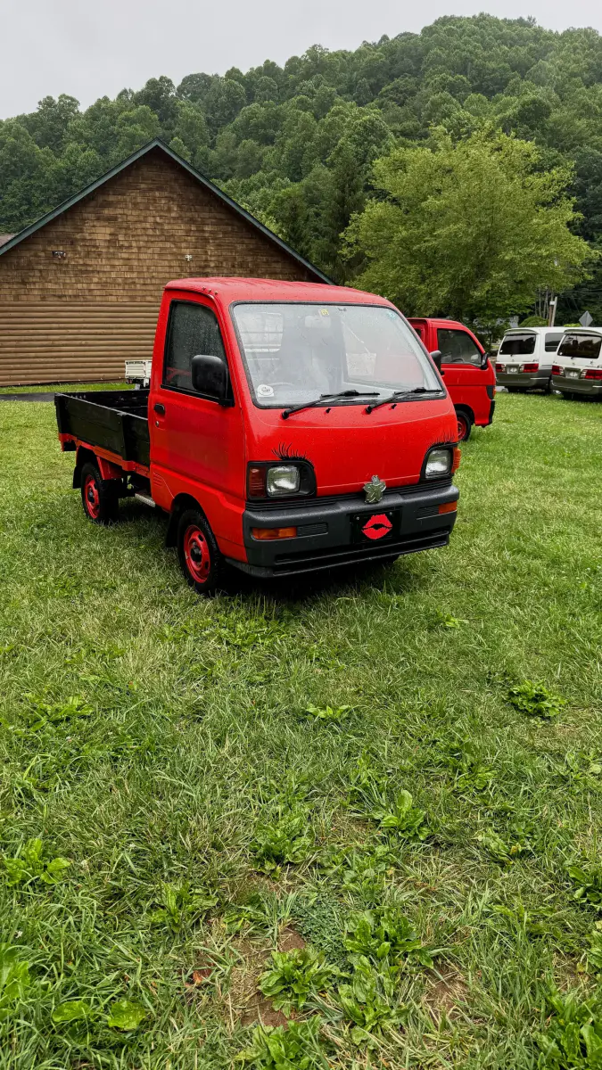 1994 Mitsubishi Minicab Kei Truck, for sale at Mars Mini Trucks in Mars Hill, NC (photo 1 of 10)
