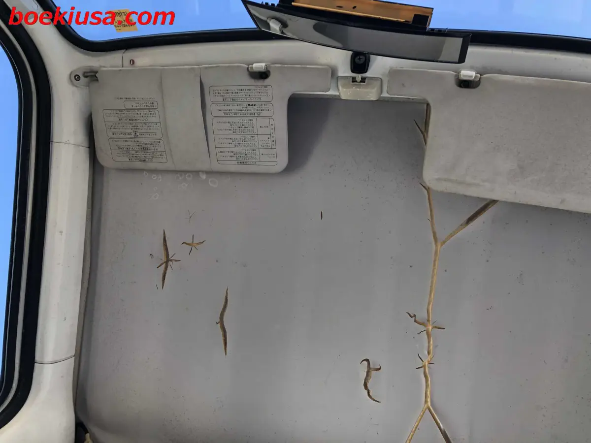 1994 Subaru Sambar 4x4, a white Kei Truck, for sale at Boeki USA in Paterson, NJ (photo 11 of 20)