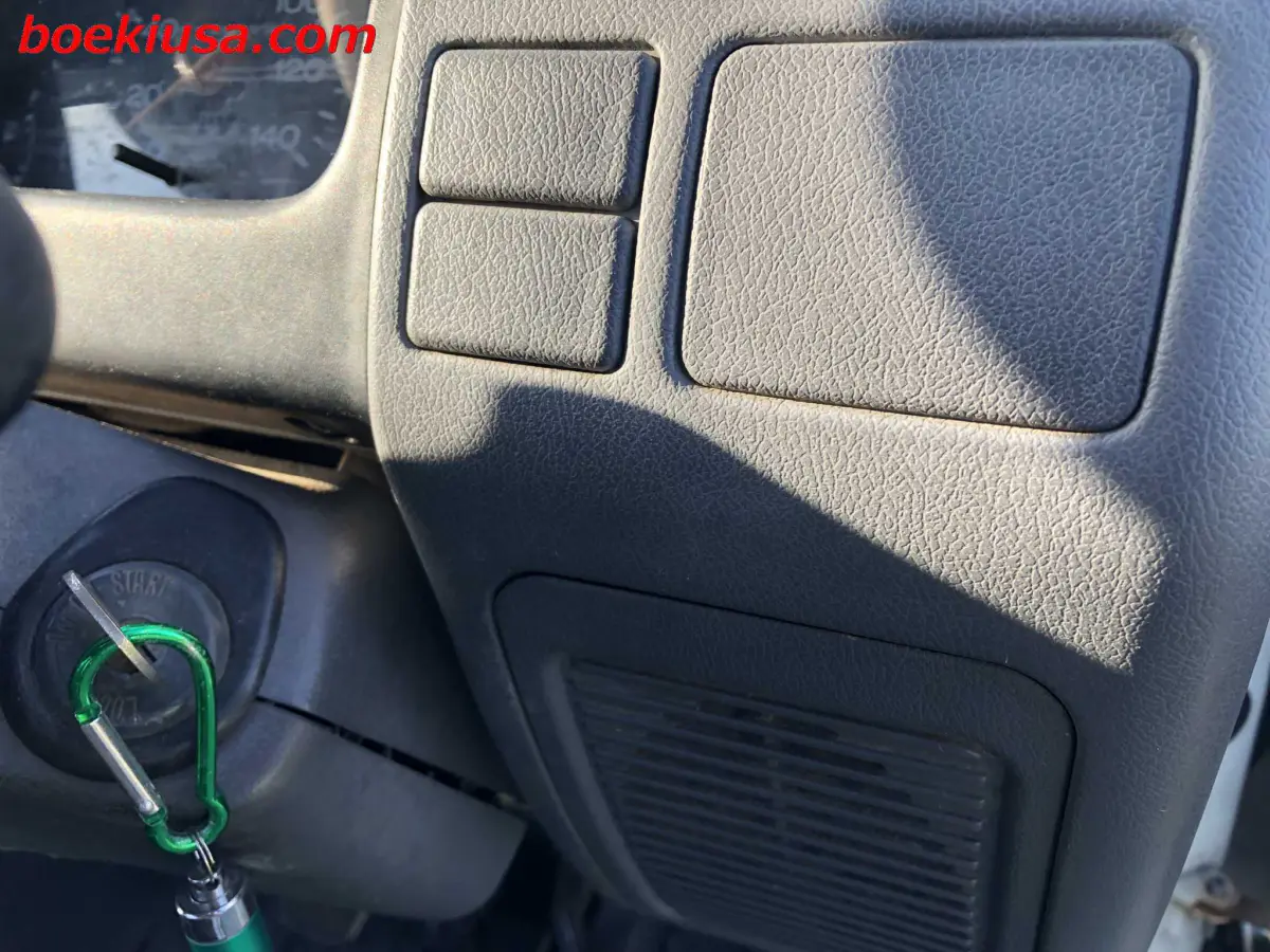 1994 Subaru Sambar 4x4, a white Kei Truck, for sale at Boeki USA in Paterson, NJ (photo 16 of 20)