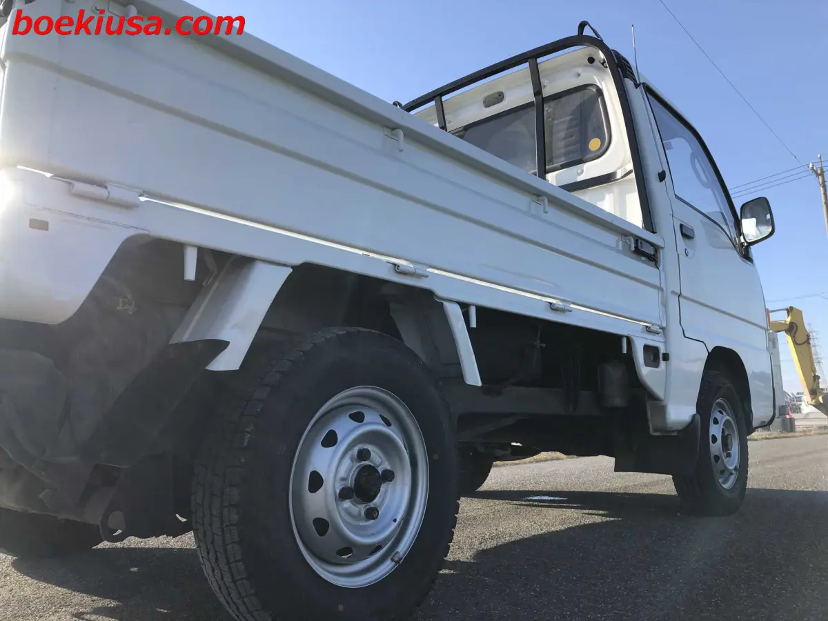 1994 Subaru Sambar 4x4, a white Kei Truck, for sale at Boeki USA in Paterson, NJ (photo 6 of 20)