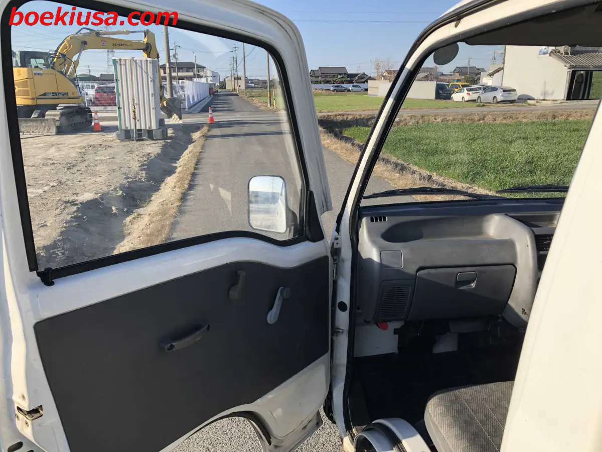 1994 Subaru Sambar 4x4, a white Kei Truck, for sale at Boeki USA in Paterson, NJ (photo 8 of 20)