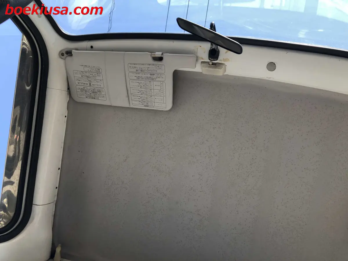 1994 Subaru Sambar 4x4, a white Kei Truck, for sale at Boeki USA in Paterson, NJ (photo 11 of 20)